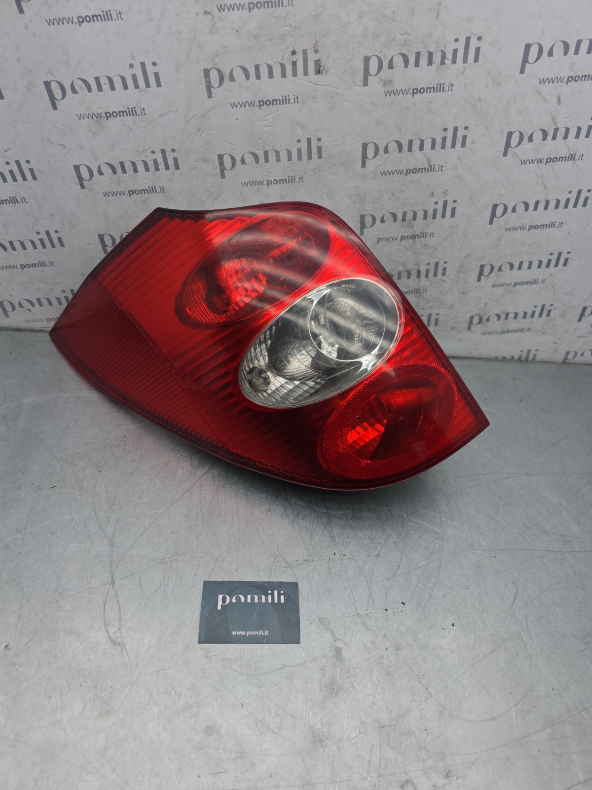 Pomili Fanaleria Renault Laguna II S.W. 8200002471 fanale posteriore sinistro usato
