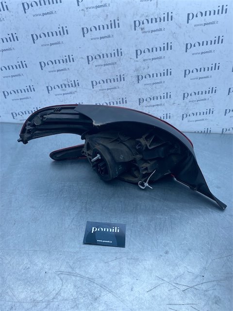 Pomili Fanaleria Fanale posteriore Peugeot 208 destro