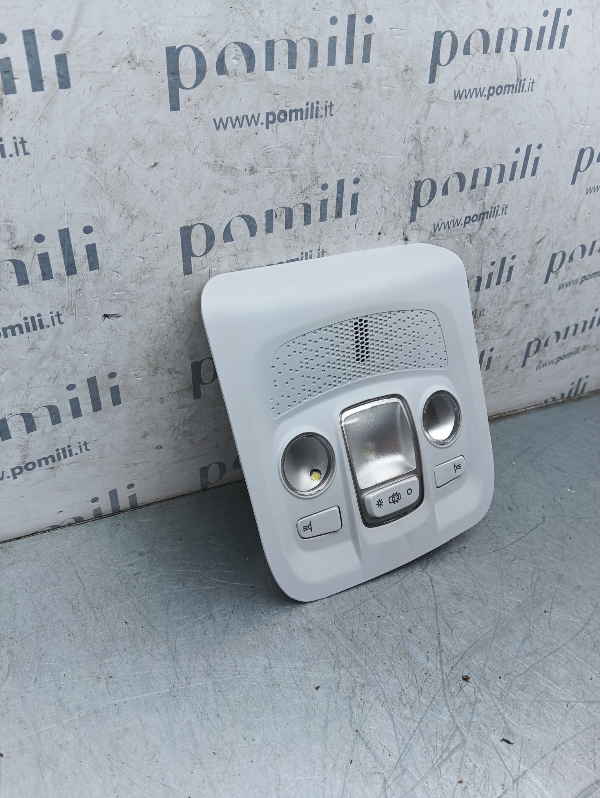 Pomili Fanaleria Peugeot 208/2008 9673810977 plafoniera usata