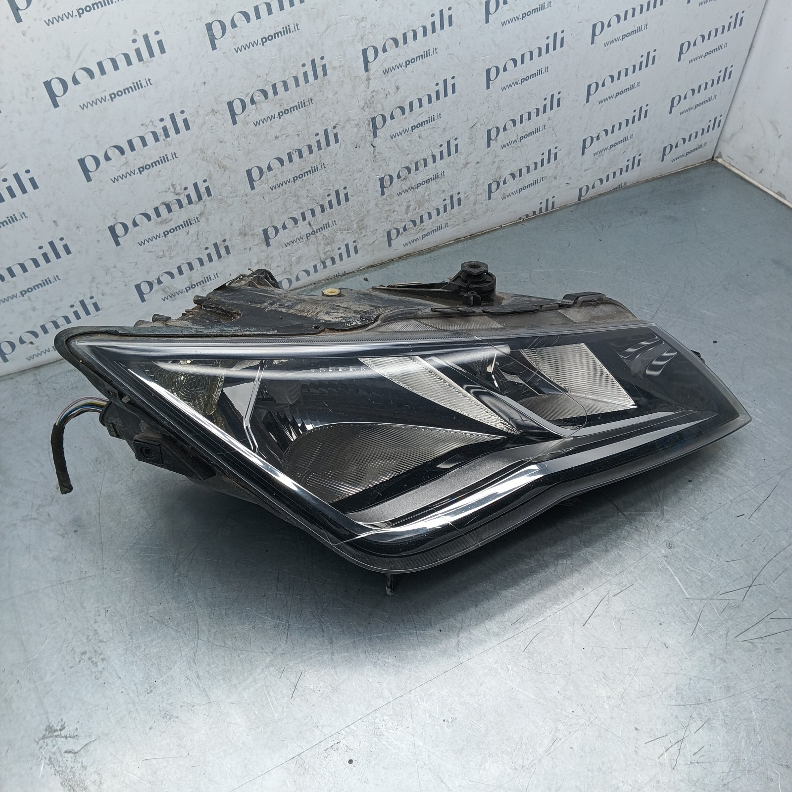 Pomili Fanaleria Seat Leon 5F pre-restyling faro anteriore destro usato