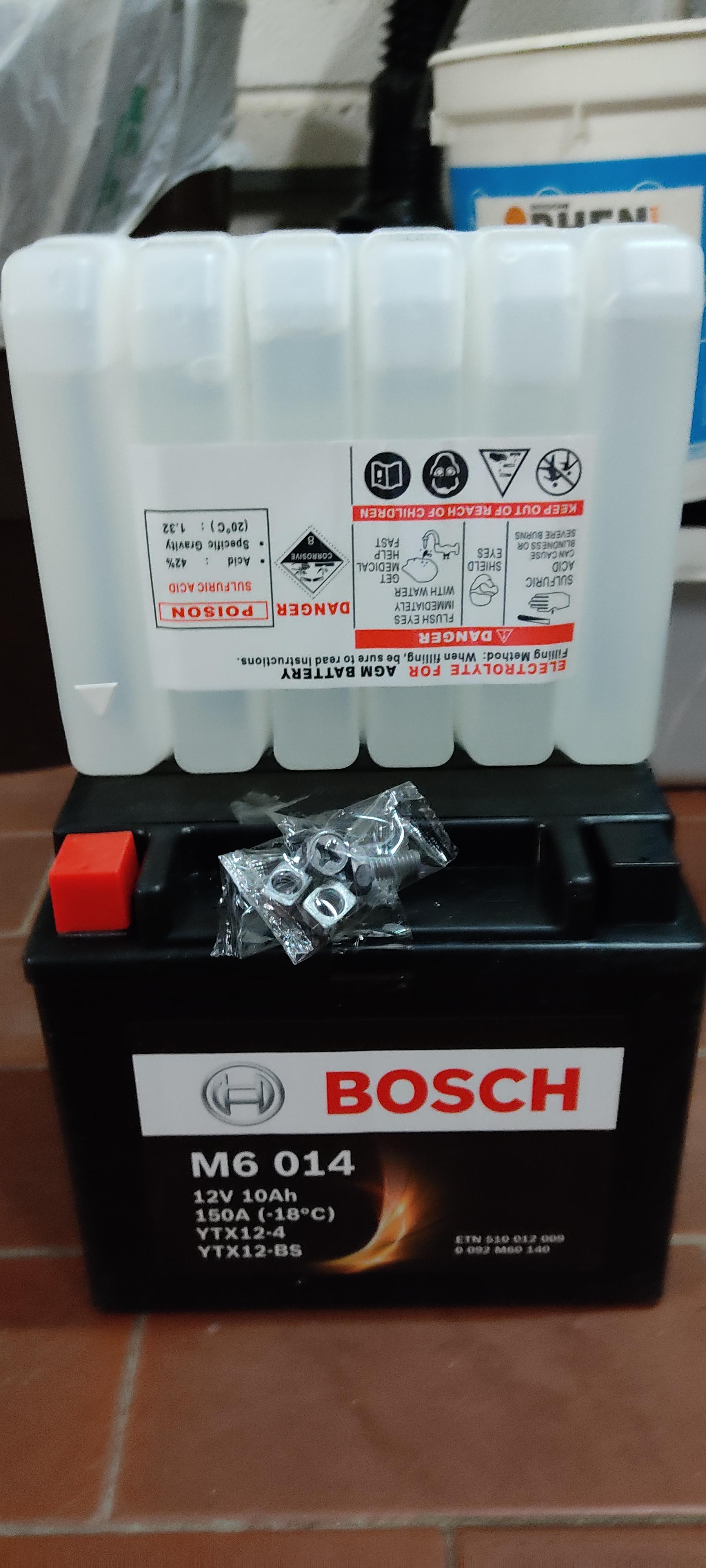 Bosch Batterie YTX12-BS batteria moto 12 V 12 Ah con acido