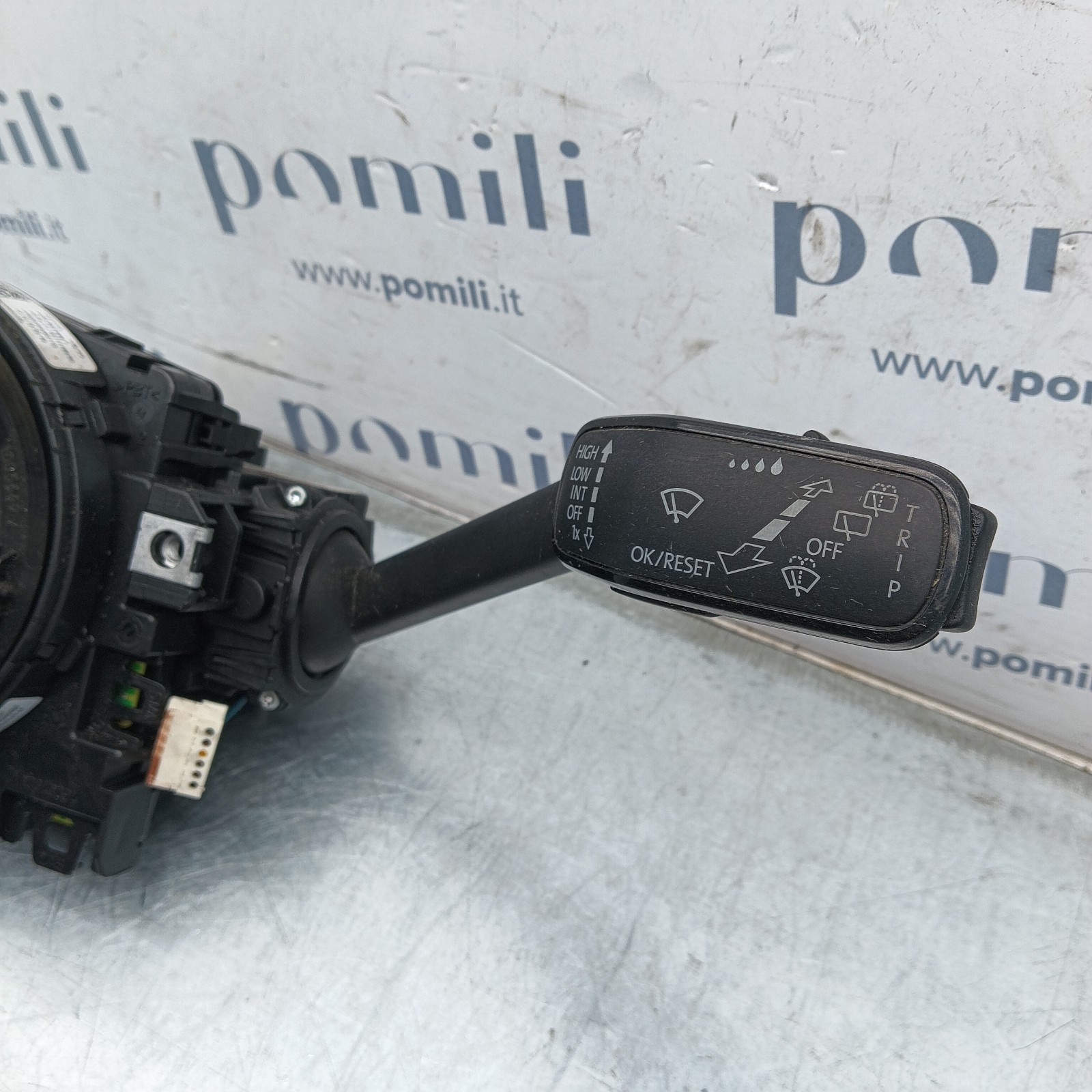 Pomili Rivestimenti interni e parti interne Devioluci Golf VII 5Q0953507GB usato