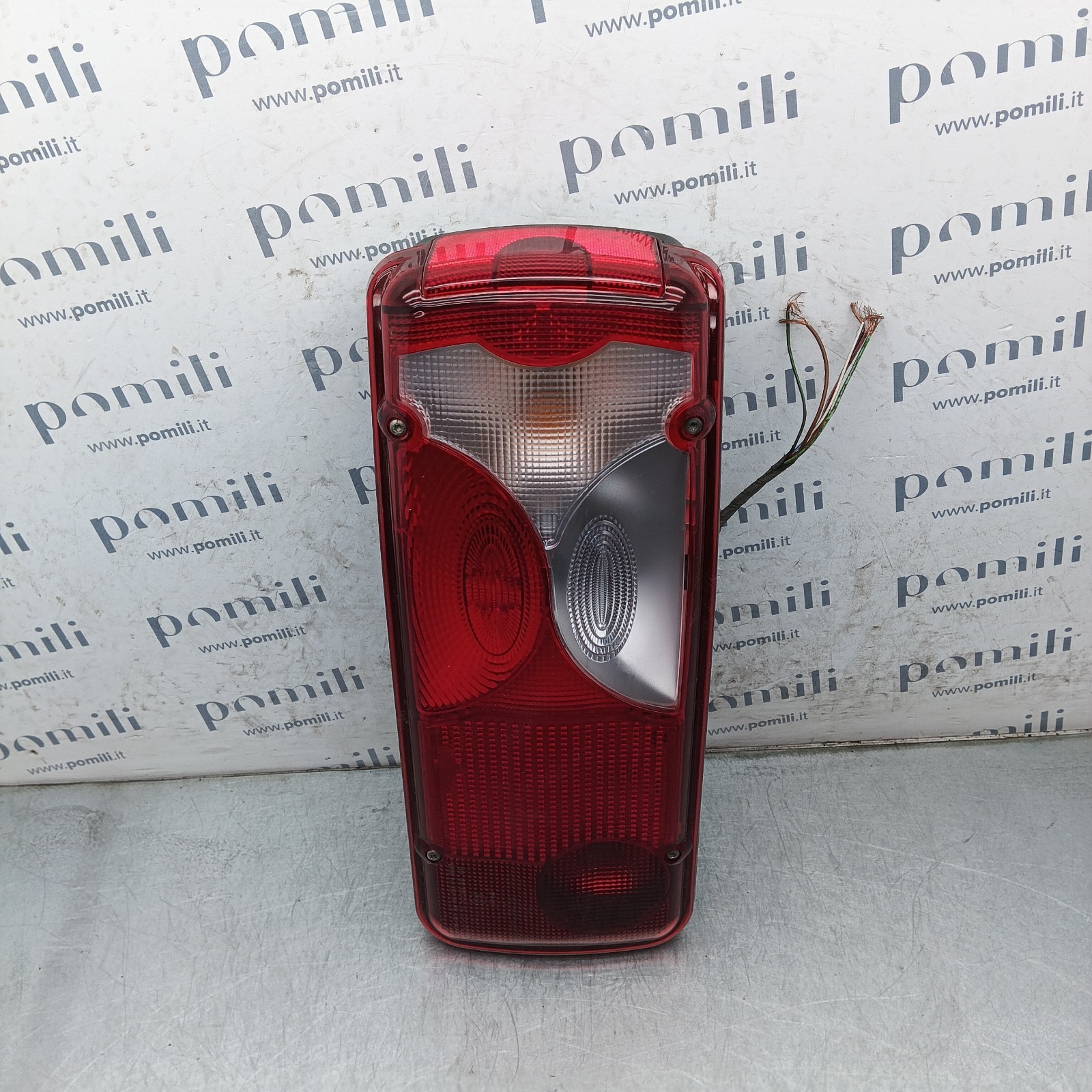 Pomili Fanaleria Volkswagen Crafter fanale posteriore destro usato 2E0945096