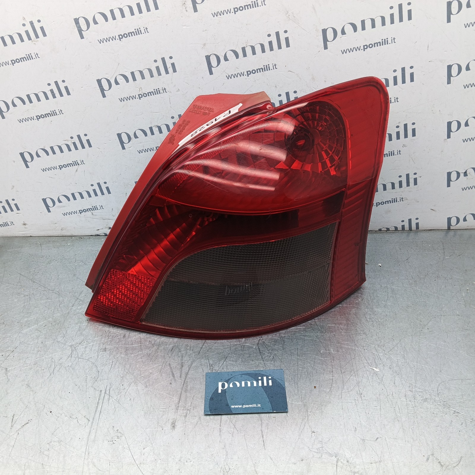 Pomili Fanaleria Toyota Yaris II fanale posteriore destro 81551-0D110 alogeno