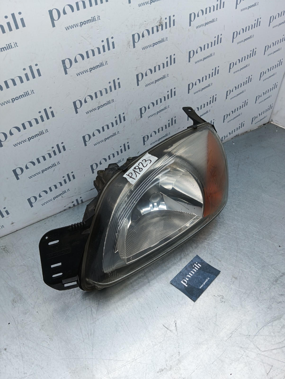 Pomili Fanaleria Ford Fiesta IV faro anteriore sinistro 1305235478 usato