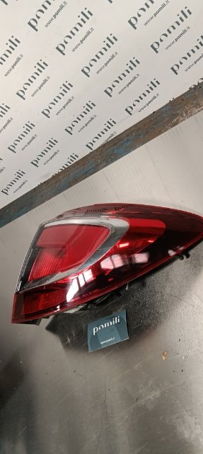 Pomili Fanaleria Fanale posteriore esterno destro Opel Meriva S10 usato