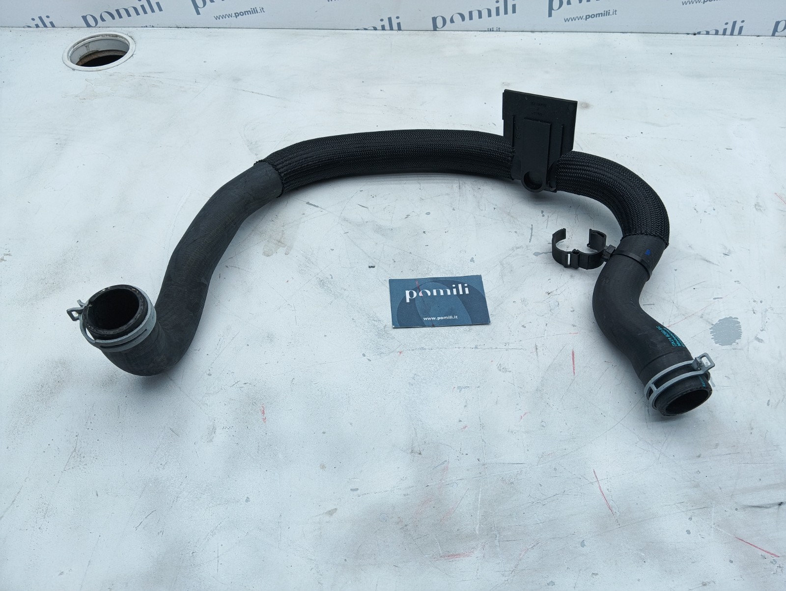 Pomili Motore e cambio con supporti Tubo radiatore GK218260BC superiore