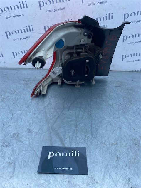 Pomili Fanaleria Peugeot 2008 fanale posteriore esterno S002