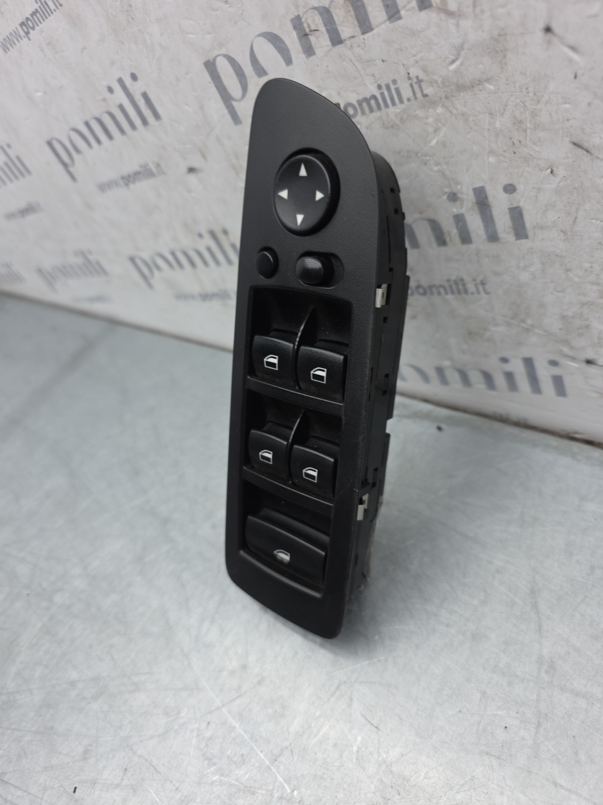 Pomili Rivestimenti interni e parti interne Pulsantiera anteriore sinistra BMW S1 120d (E82) 11W03K1-03