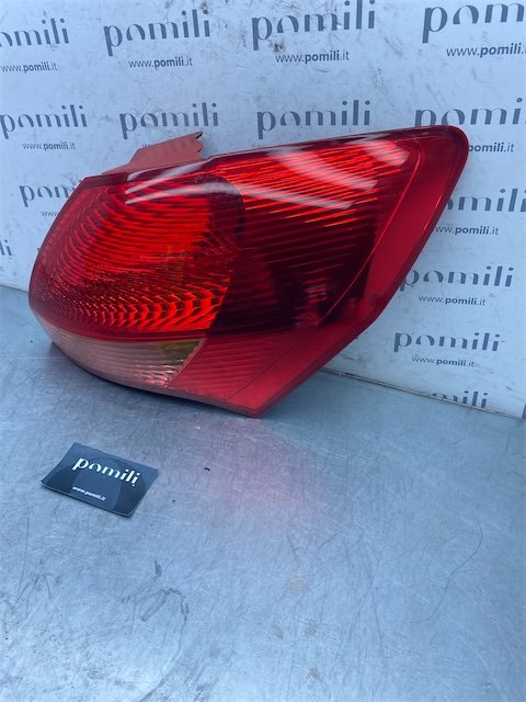 Pomili Fanaleria KIA VENGA fanale posteriore esterno destro