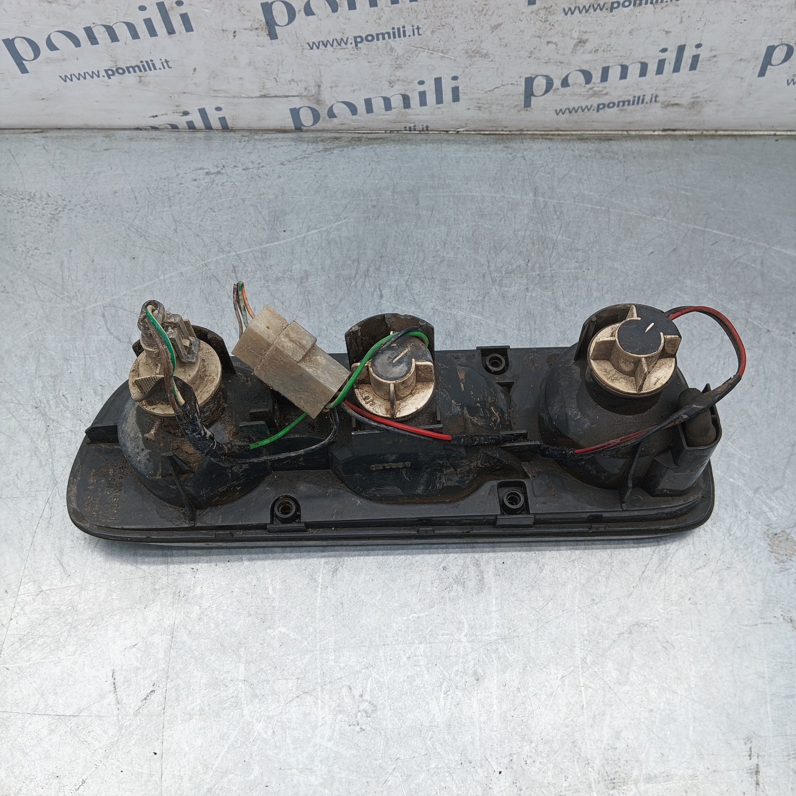 Pomili Fanaleria Fanalino posteriore basso sinistro Nissan Terrano II 265550X001 usato