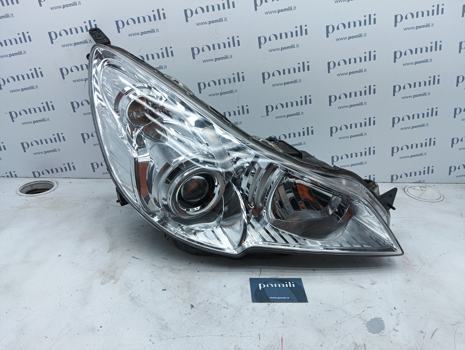 Pomili Fanaleria Subaru Outback faro anteriore destro usato 10020064