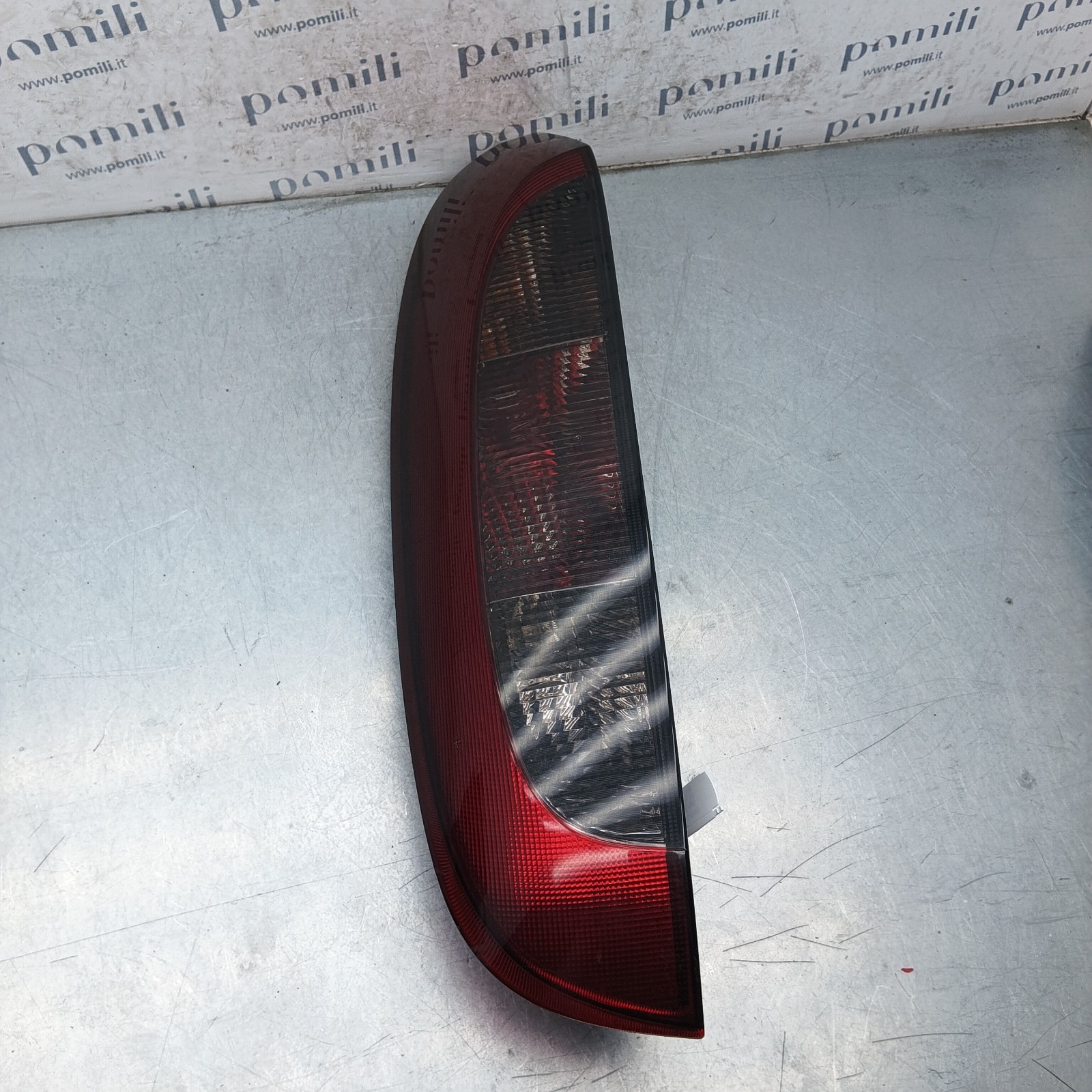 Pomili Fanaleria 89302210 fanale posteriore sinistro usato Corsa