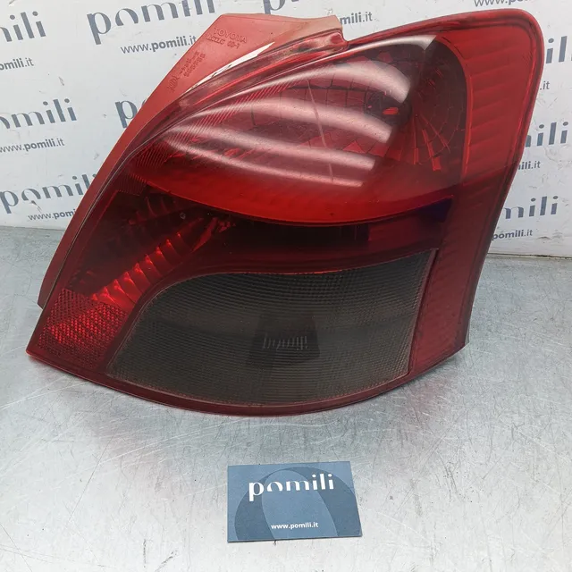 Pomili Fanaleria fanale posteriore Toyota Yaris II destro 815510D251 usato