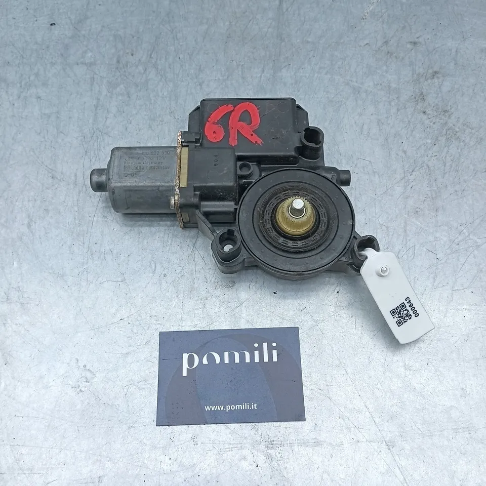 Pomili Rivestimenti interni e parti interne Volkswagen Polo 6R motorino alzacristalli anteriore destro 850201005 usato