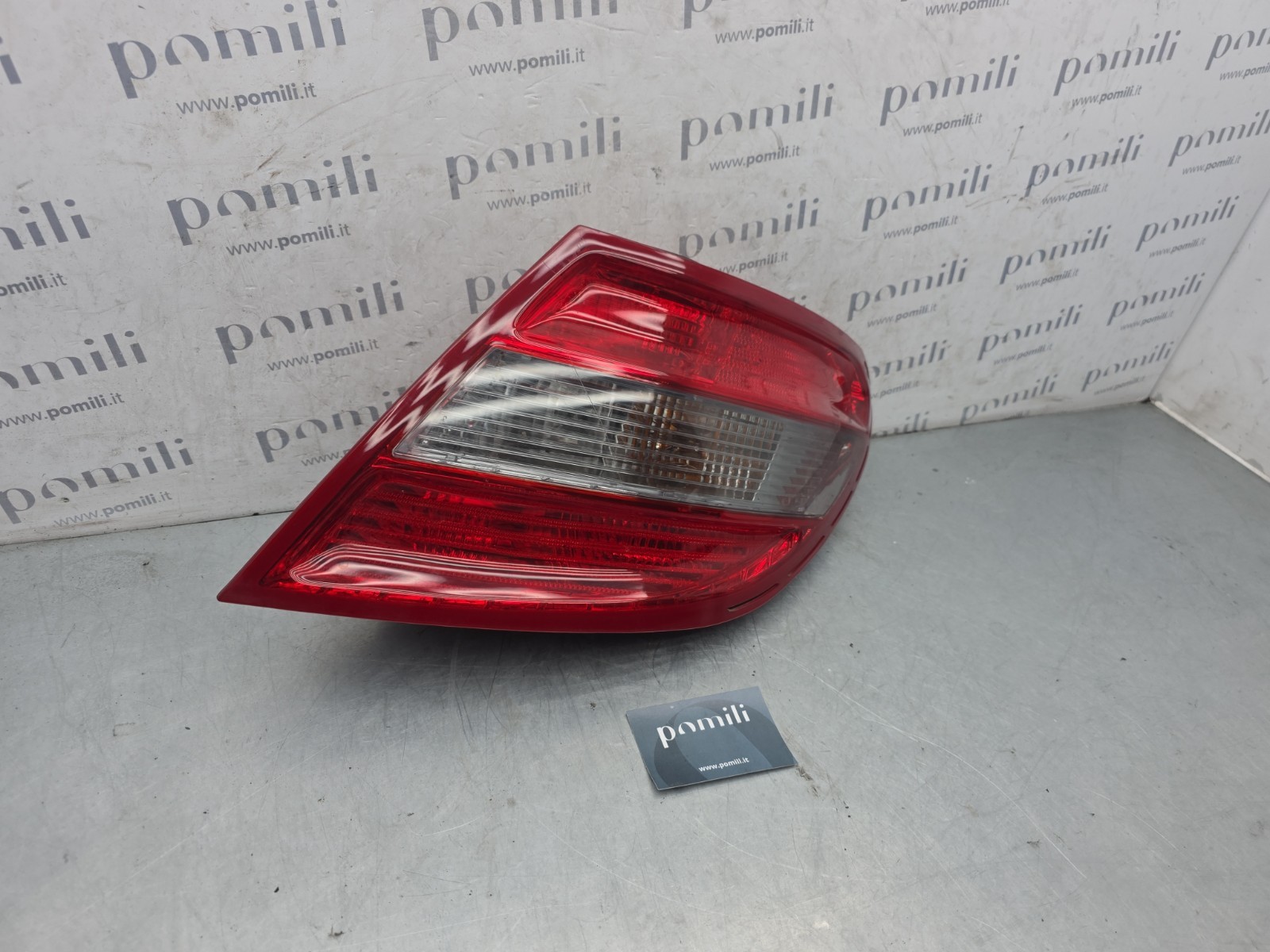 Pomili Fanaleria Mercedes-Benz Classe C W204 (2007-2011) 08-440-1950R-R fanale posteriore destro usato