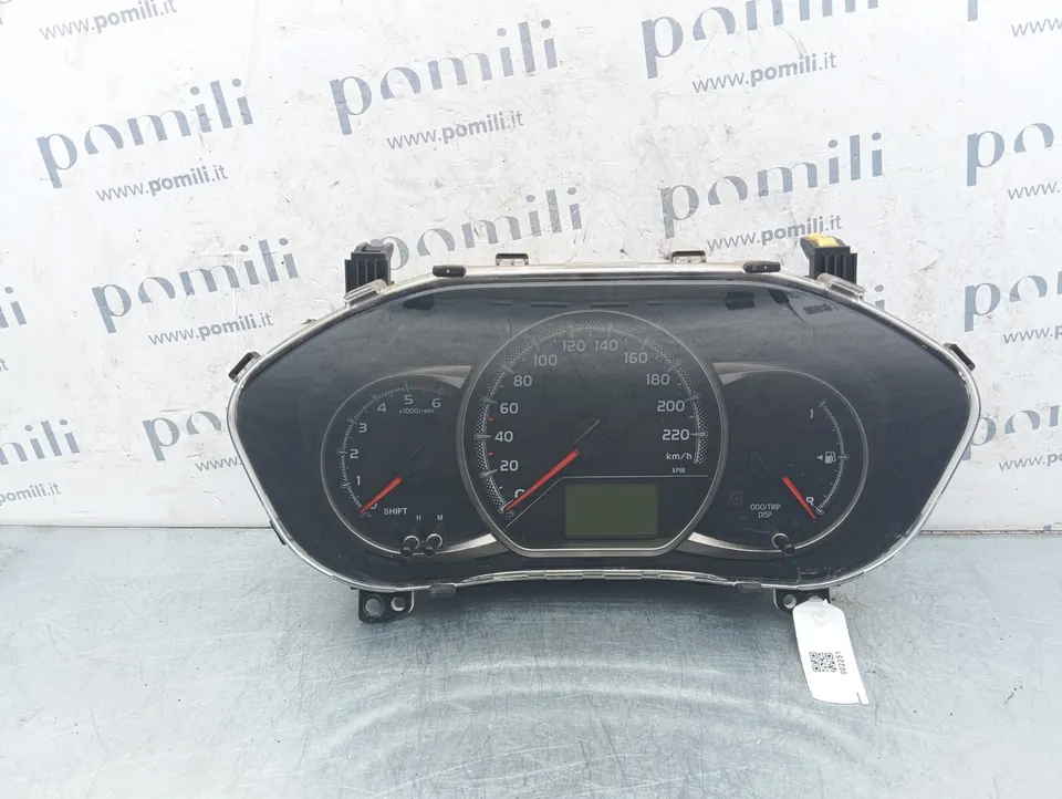 Pomili Rivestimenti interni e parti interne Quadro strumenti Toyota Yaris 83800-0U280 usato