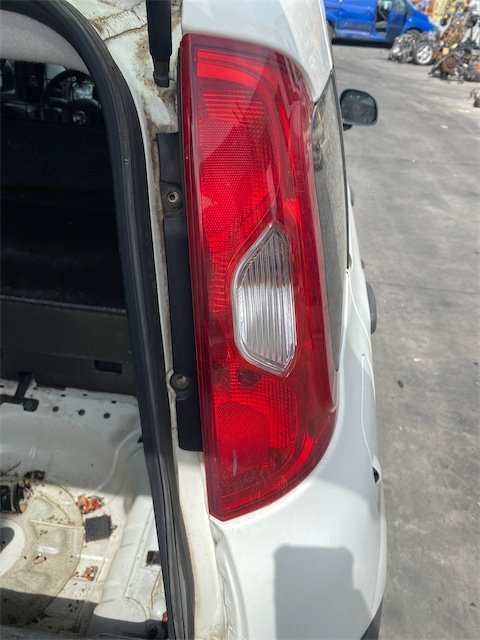 Pomili Fanaleria fanale posteriore destro Fiat Panda Van 33 2012-2018