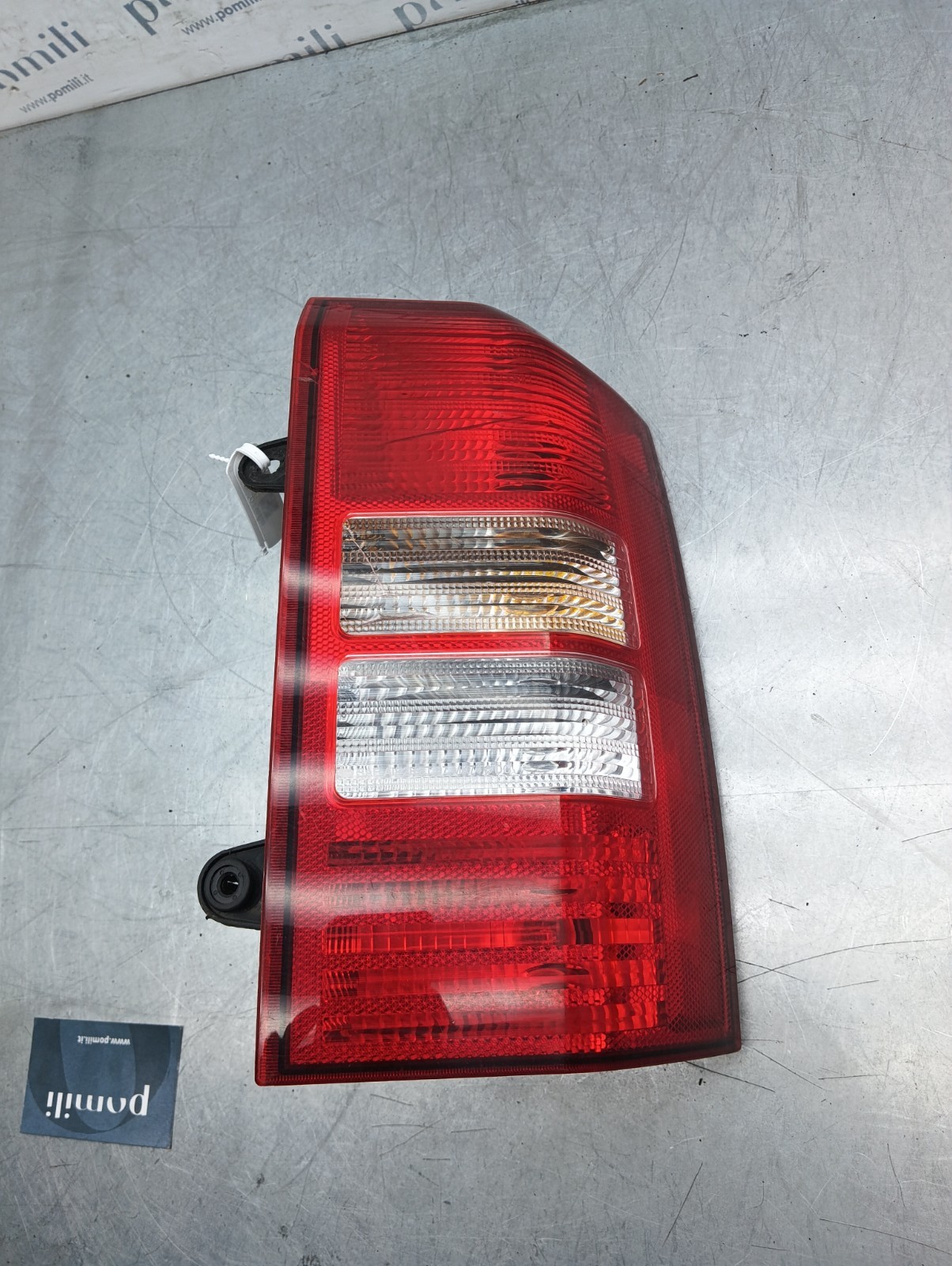 Pomili Fanaleria Fanale posteriore destro Jeep Patriot (2007-2016) 05116240AC usato