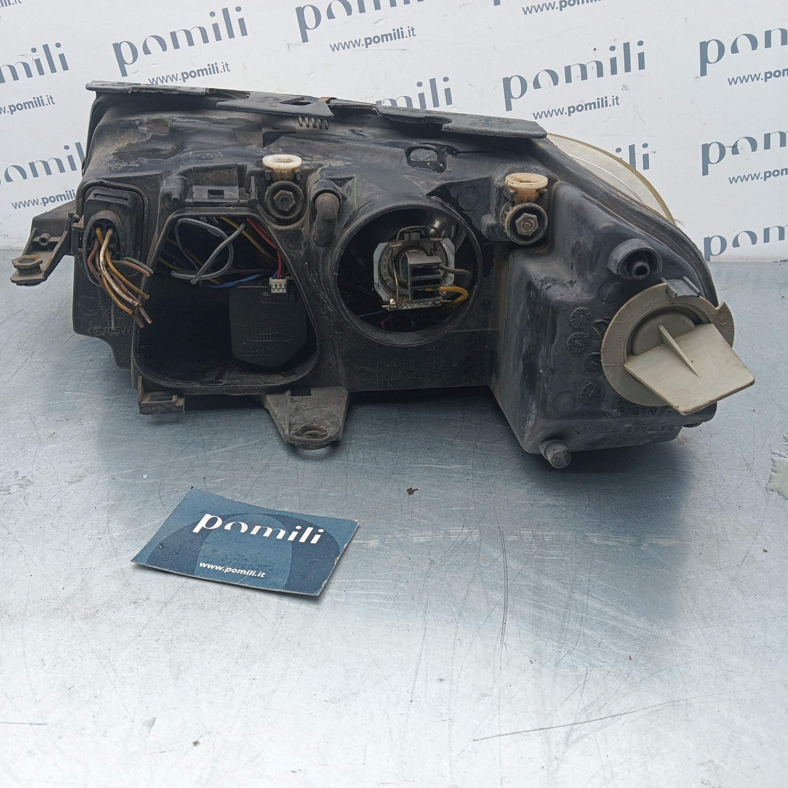 Pomili Fanaleria Volkswagen Passat Berlina Station Wagon 2005 faro destro usato