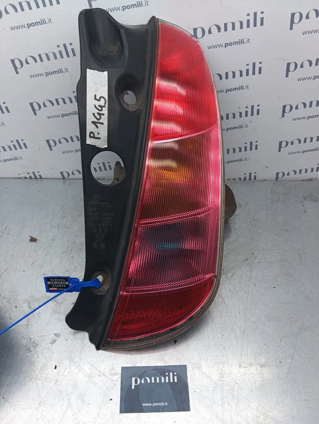 Pomili Fanaleria Lancia Y 1° serie fanale posteriore destro usato