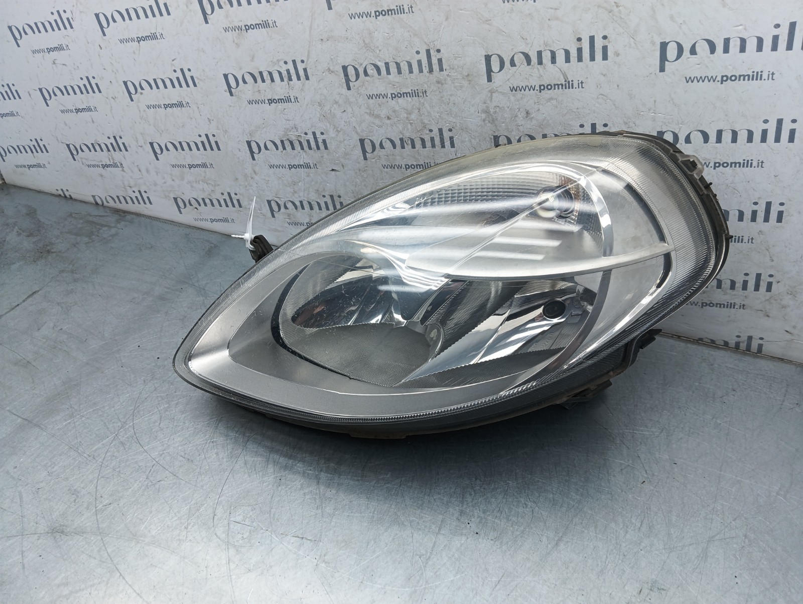 Pomili Fanaleria Faro anteriore sinistro Lancia Ypsilon 153873-01 usato spinotto bianco