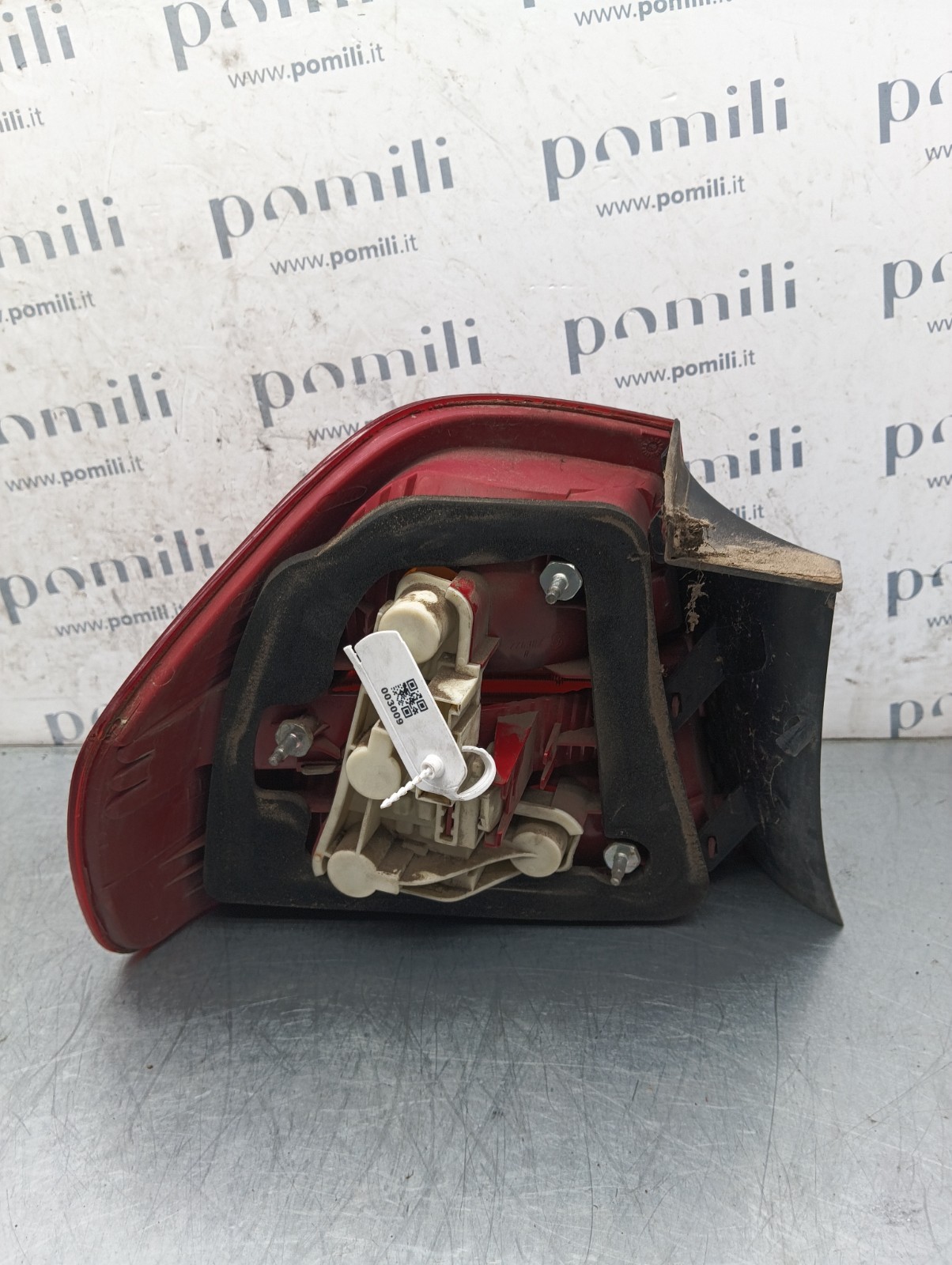 Pomili Fanaleria 276302 fanale posteriore destro BMW Serie 3 E90 usato