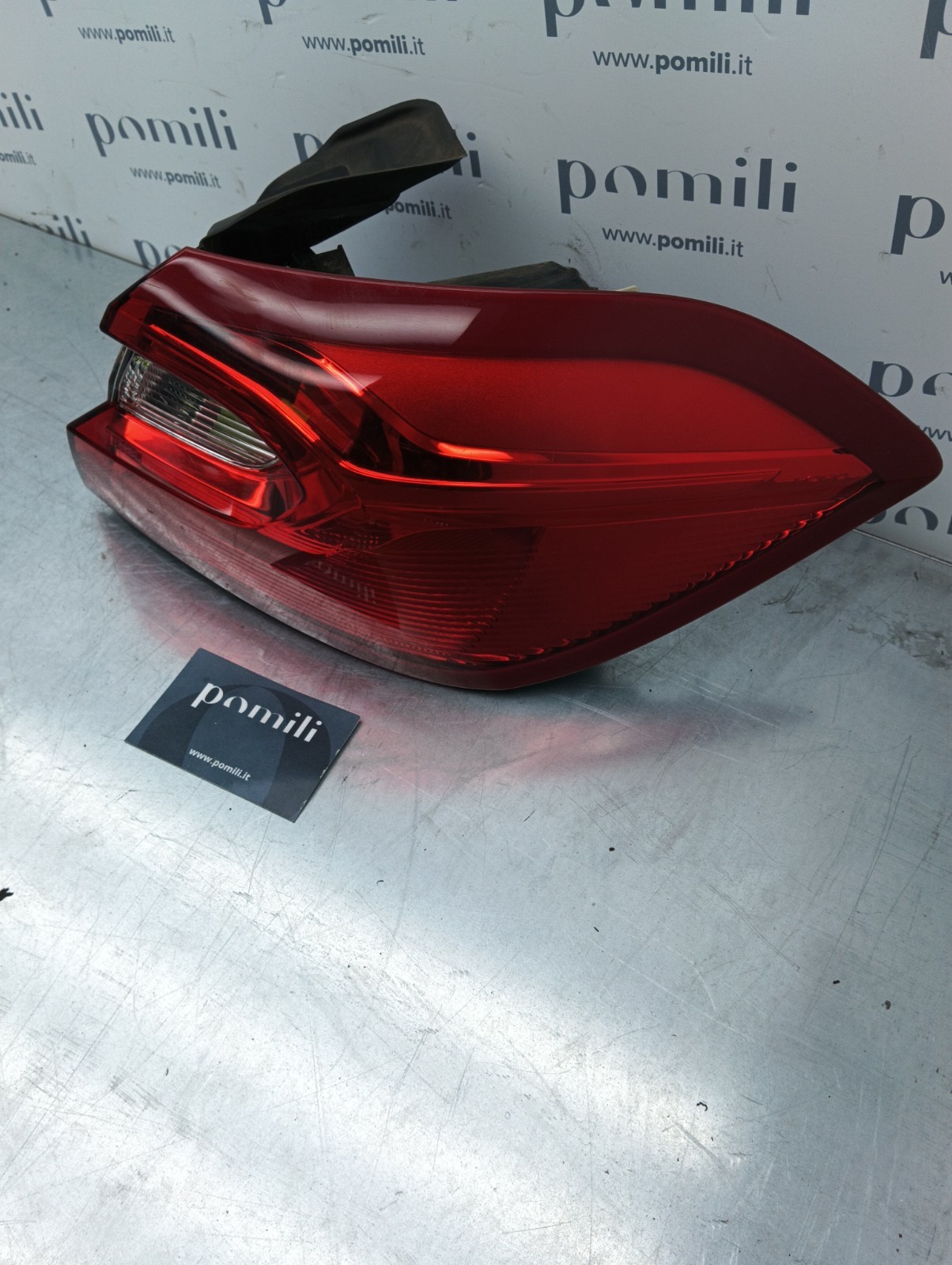 Pomili Fanaleria fanale posteriore Ford Fiesta destro H1BB13404AH usato