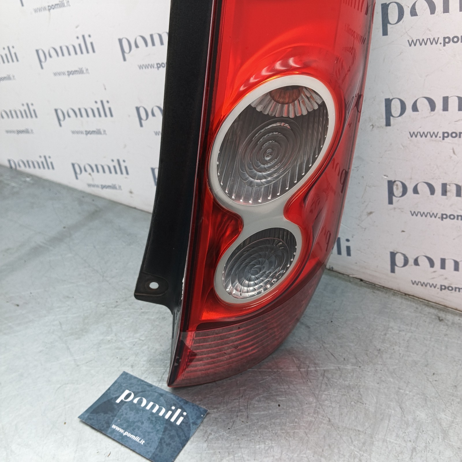 Pomili Fanaleria fanale posteriore destro Ford Fiesta V 6S61-13404-A usato