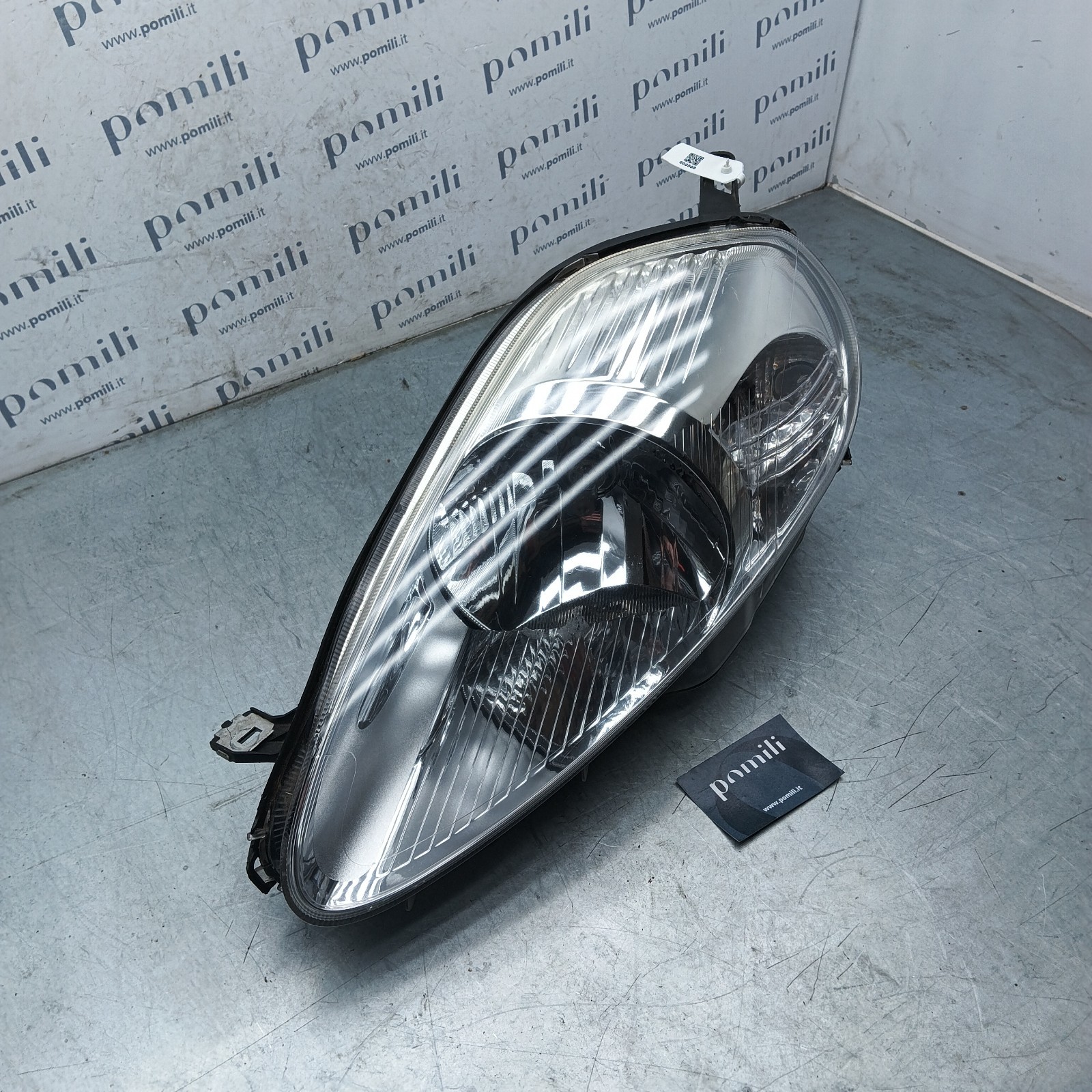 Pomili Fanaleria Faro anteriore sinistro Fiat Grande Punto / Punto Evo (199) 086611164L usato