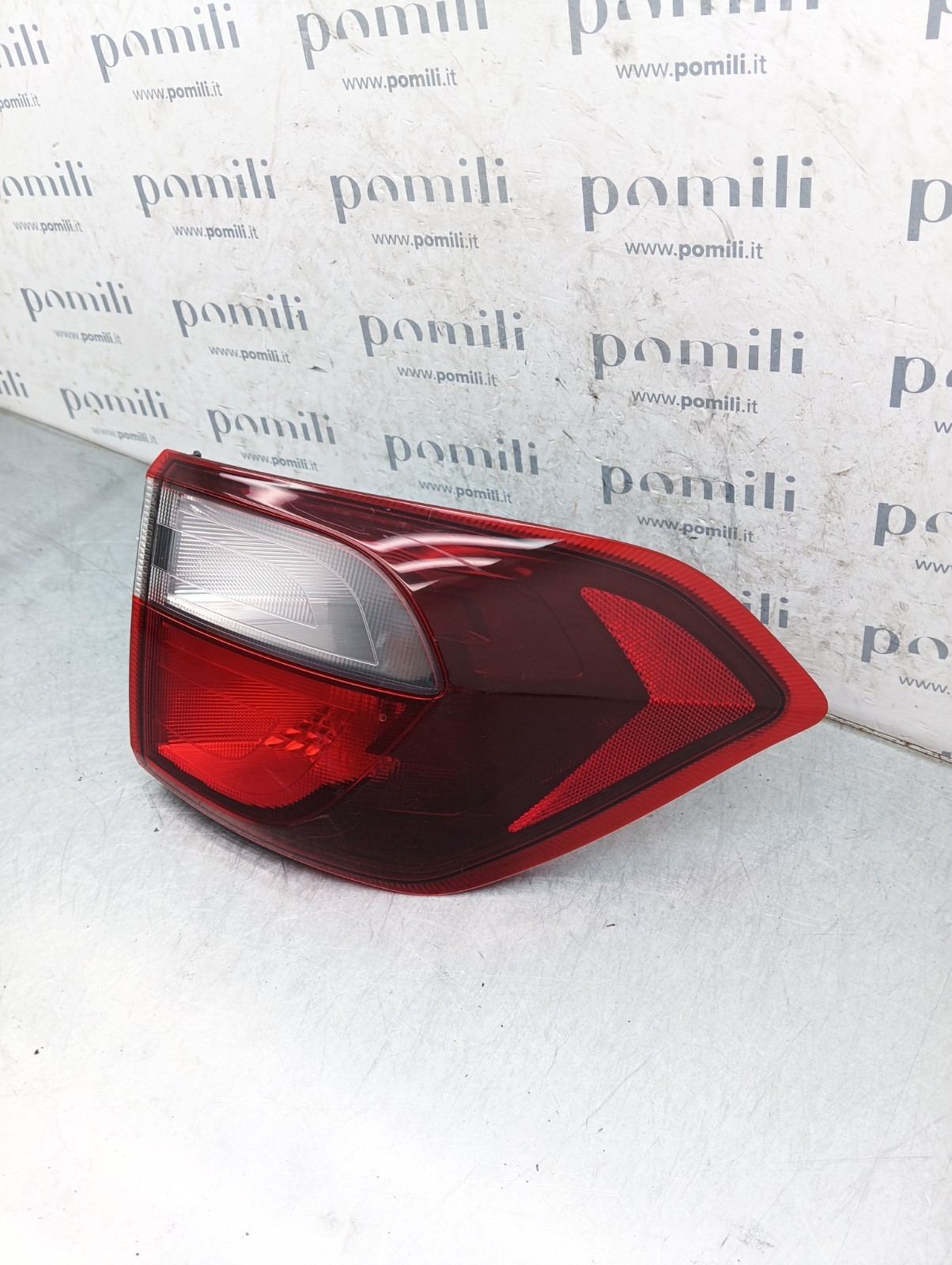 Pomili Fanaleria Ford Ecosport fanale posteriore destro usato