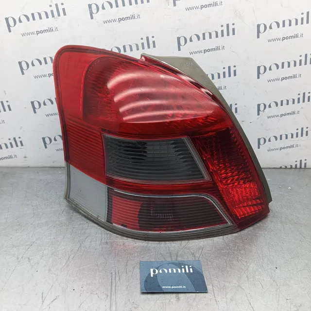 Pomili Fanaleria Toyota Yaris II fanale posteriore sinistro LED 815610D250