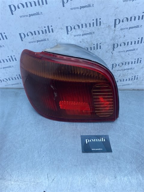 Pomili Fanaleria Toyota Yaris fanale posteriore sinistro JPP
