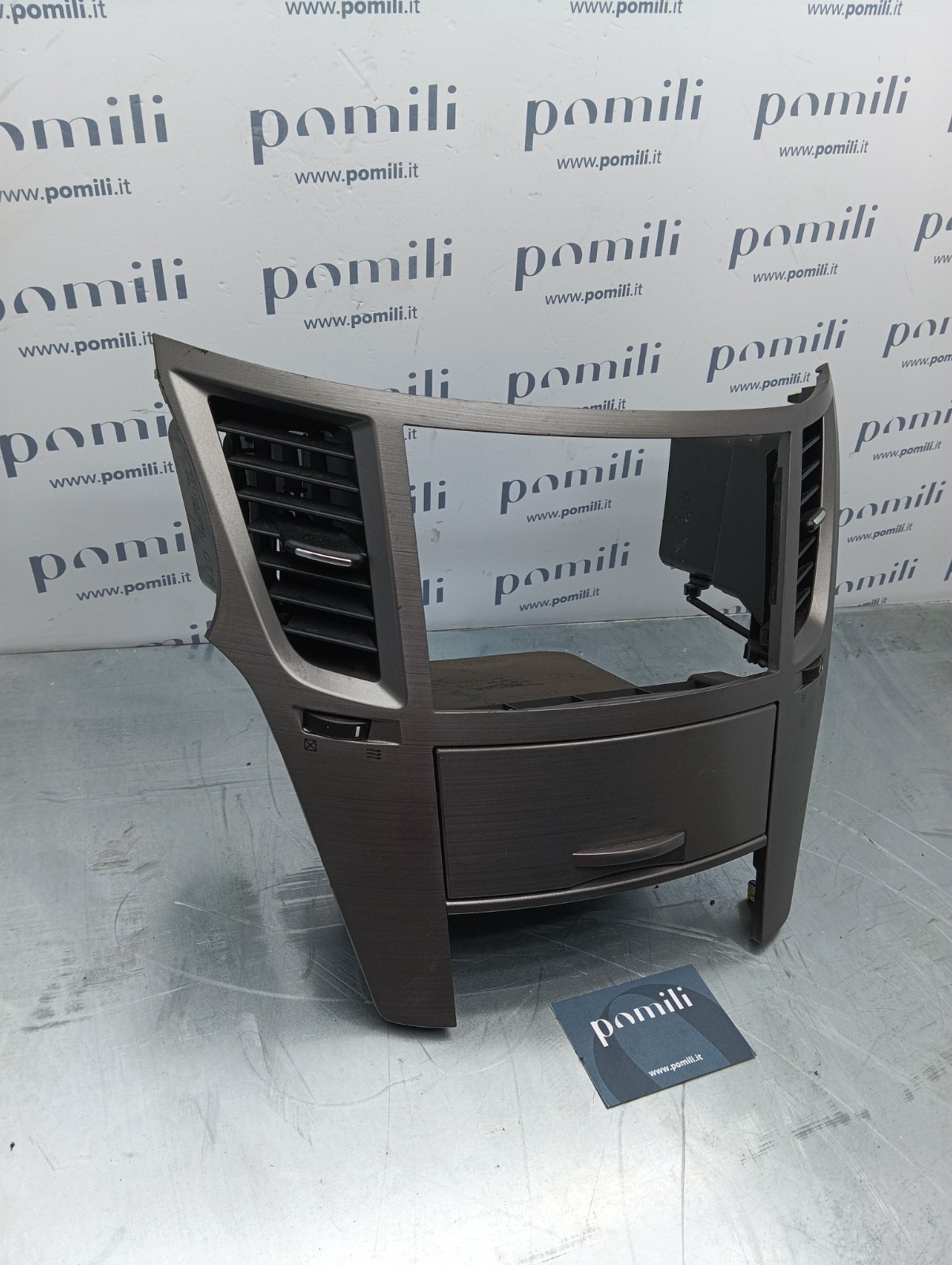 Pomili Rivestimenti interni Subaru Outback vano portaoggetti centrale usato
