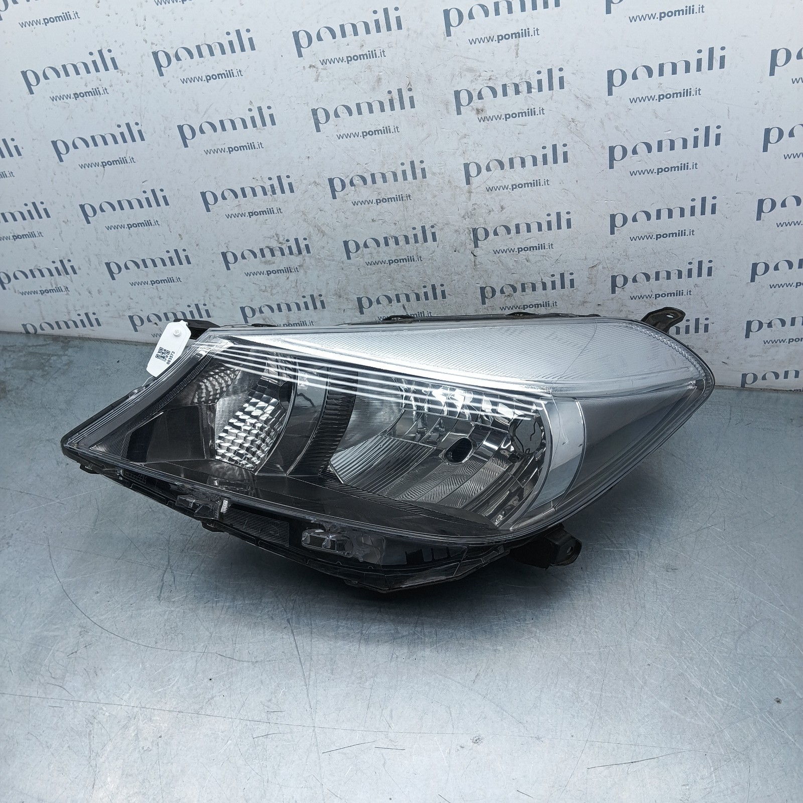 Pomili Fanaleria Toyota Yaris III faro anteriore sinistro versione base