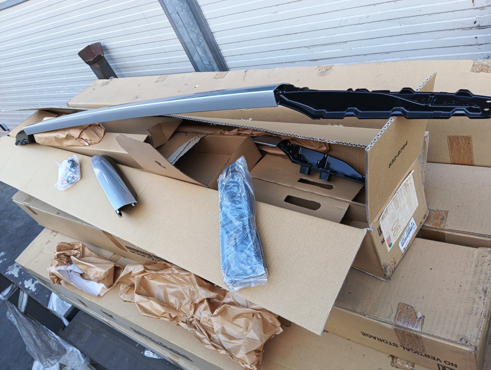Pomili Lamierati esterni Toyota RAV4 kit barre guida portapacchi 63401-42080-B1