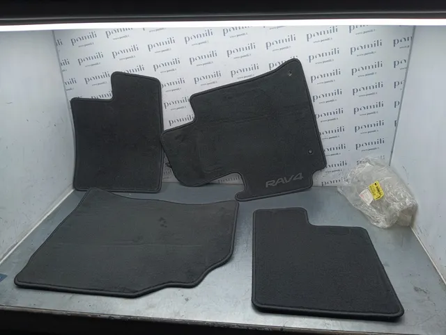Pomili Rivestimenti interni Toyota RAV4 set tappetini completi nuovi