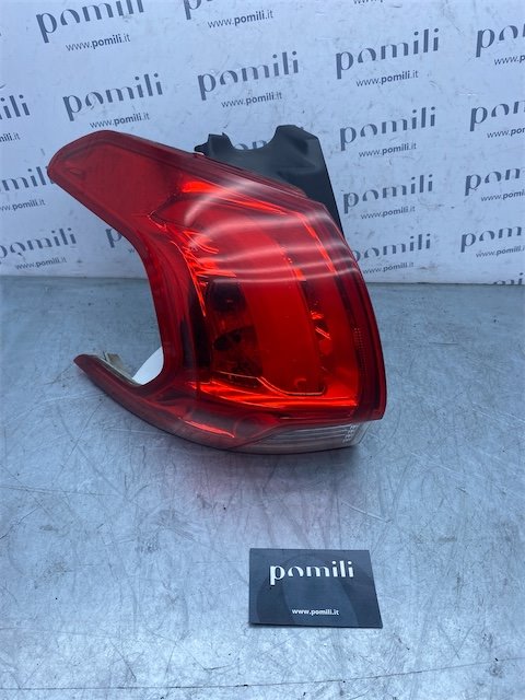 Pomili Fanaleria Peugeot 2008 S001 fanale posteriore esterno