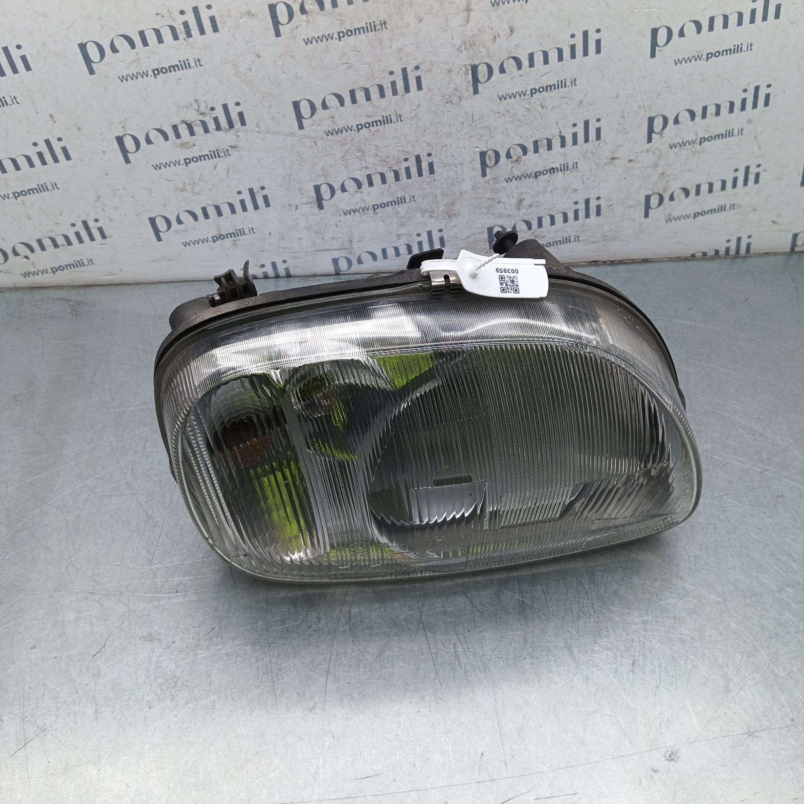 Pomili Fanaleria Nissan Micra K11 Faro anteriore destro usato