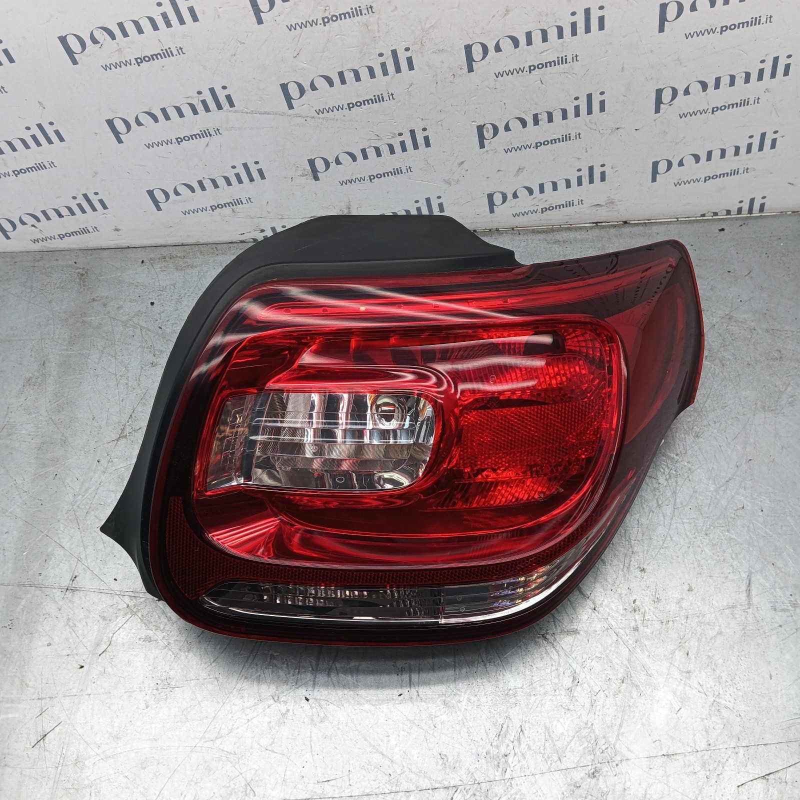 Pomili Fanaleria Fanale posteriore destro Citroën DS3 9676973380-00 usato