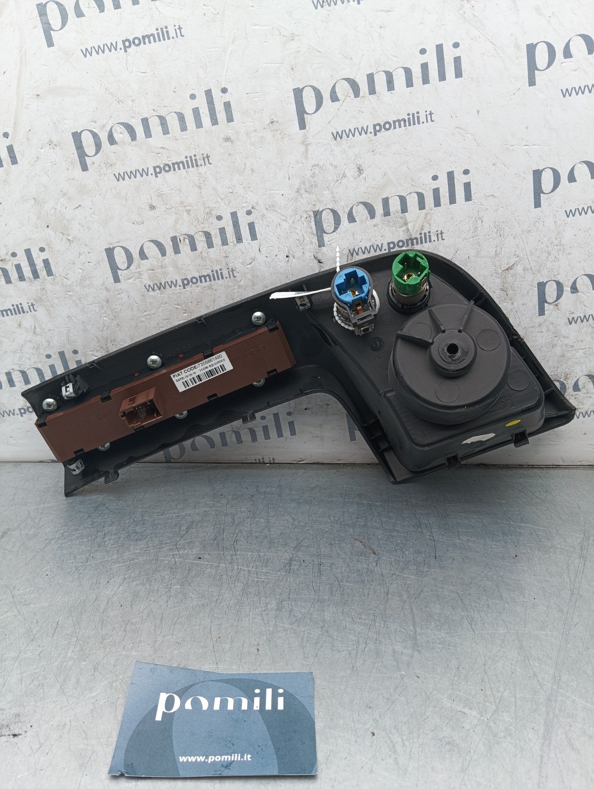 Pomili Rivestimenti interni e parti interne Pulsantiera centrale quattro frecce Fiat Ducato 7355861490 usata