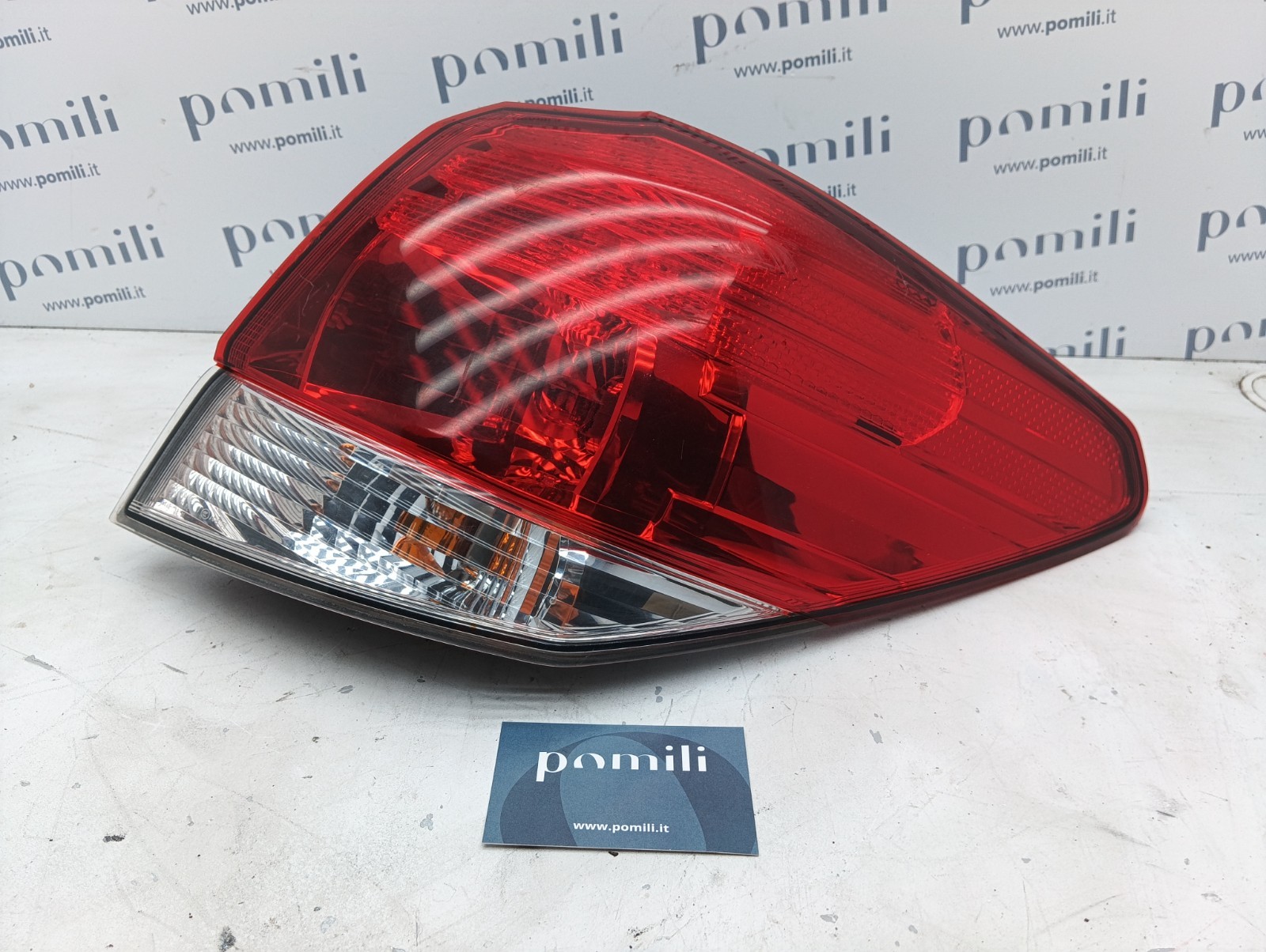 Pomili Fanaleria Fanale posteriore Subaru Outback destro 22020067 usato