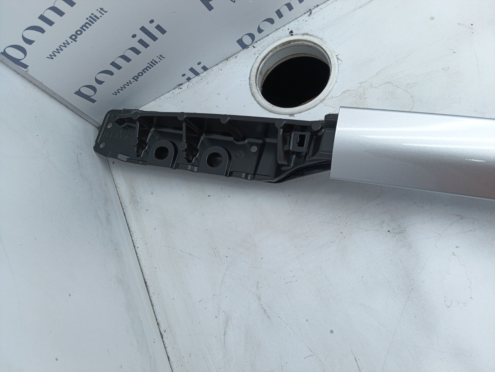 Pomili Lamierati esterni Binari portapacchi Toyota RAV4 2012-2018 63401-42080 nuovi