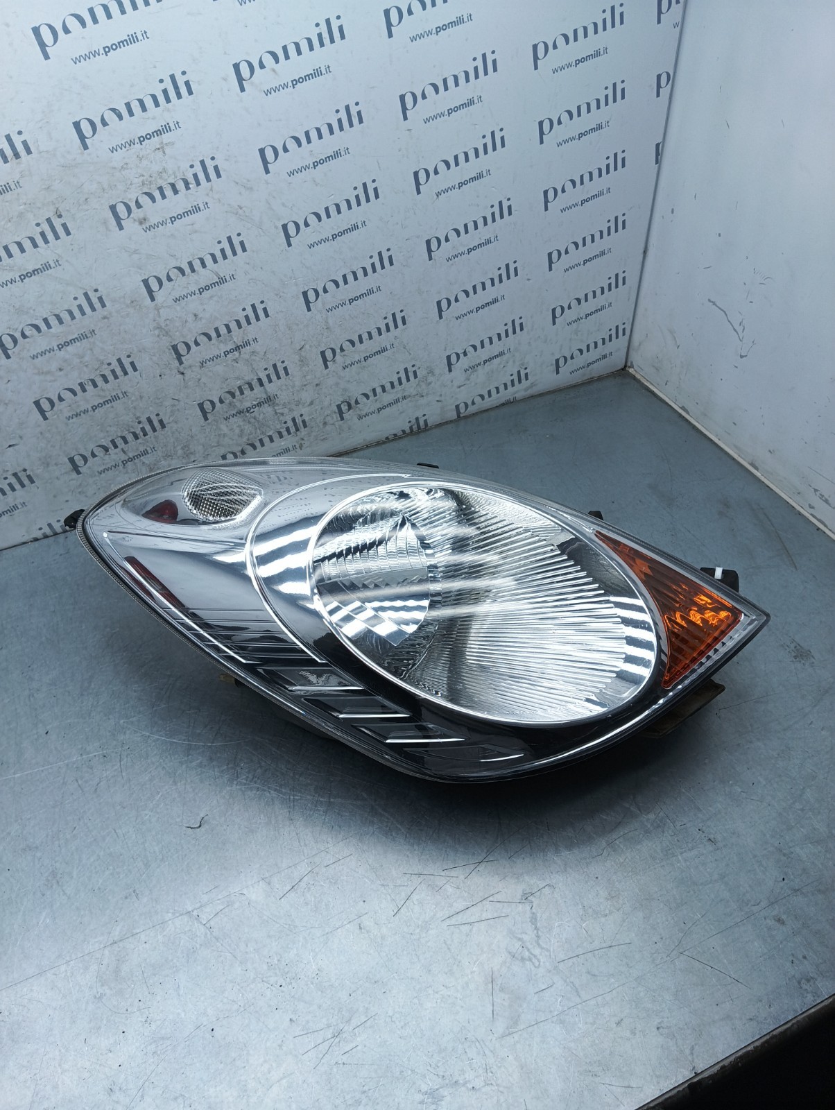 Pomili Fanaleria Nissan Note E11 08-215-11B5R-M faro anteriore destro