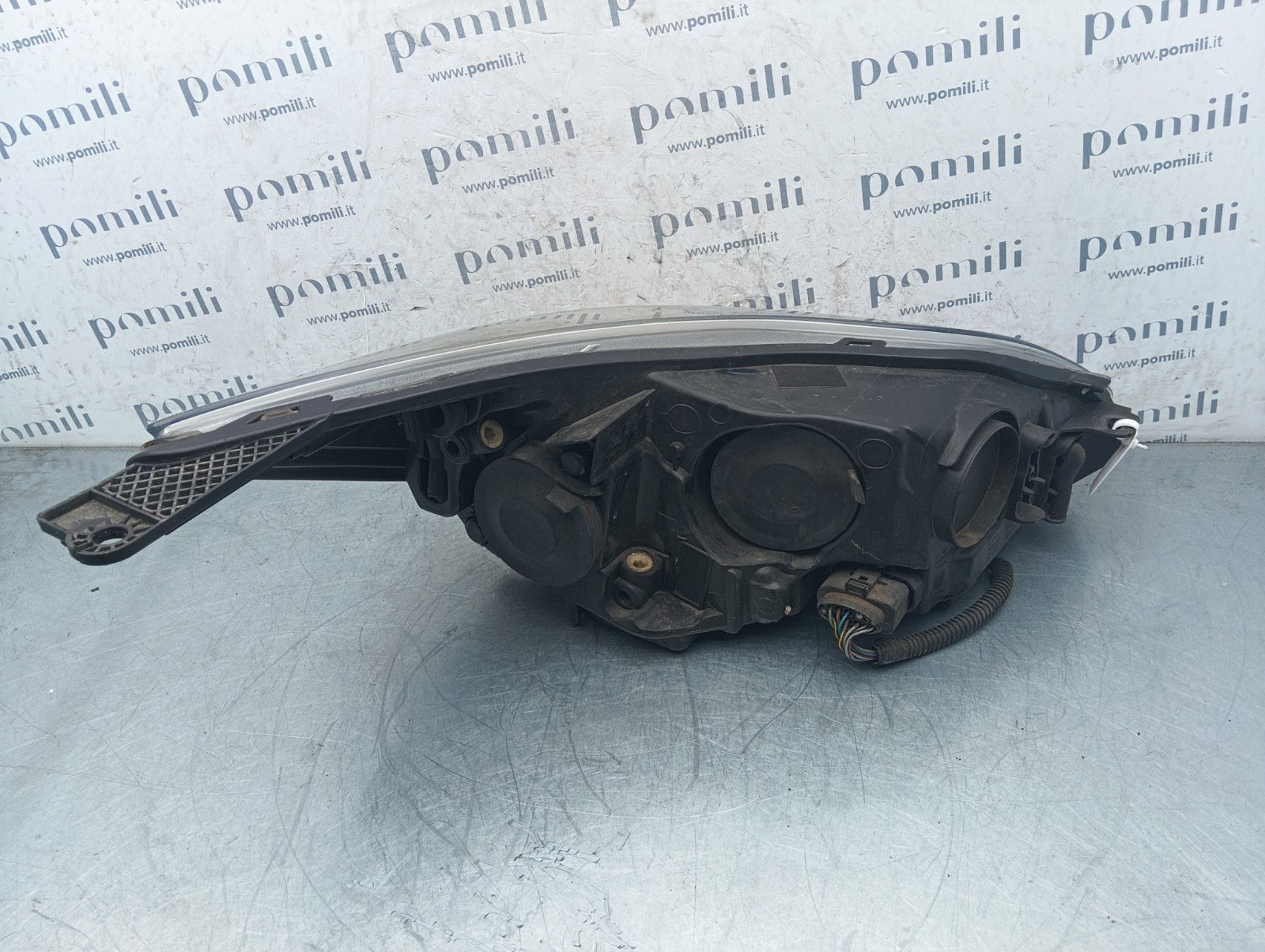 Pomili Fanaleria Faro anteriore sinistro Ford Focus III 1482114822 usato opacizzato