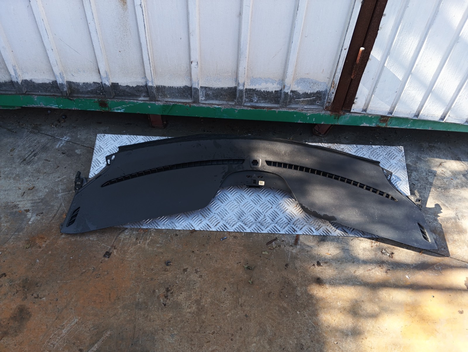 Pomili Rivestimenti interni e parti interne Ford C-Max AM51 18470 rivestimento cruscotto usato