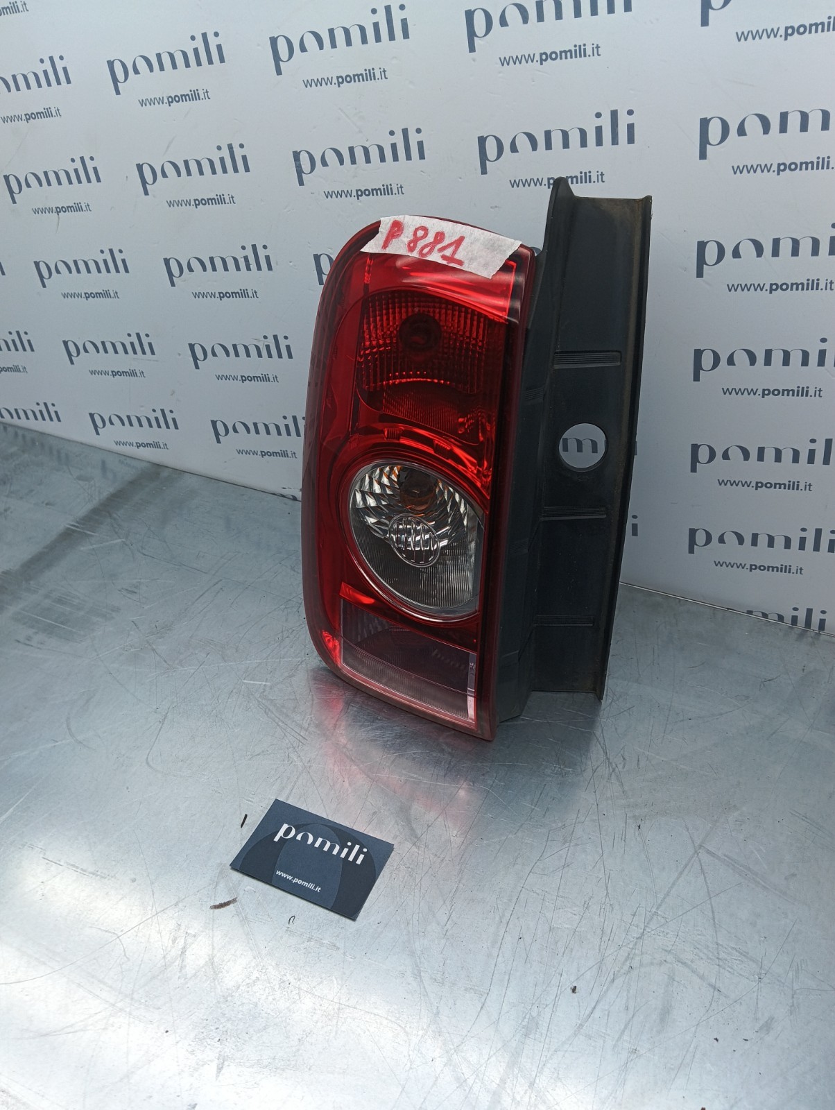 Pomili Fanaleria Fanale posteriore sinistro Dacia Duster 26210102 usato