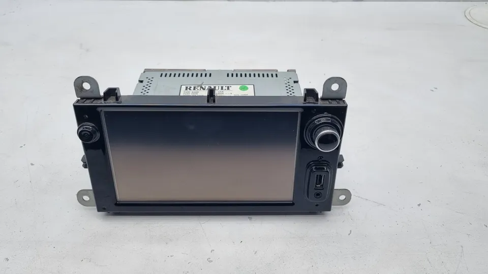 Pomili Autoradio Renault Clio 276 660 usata