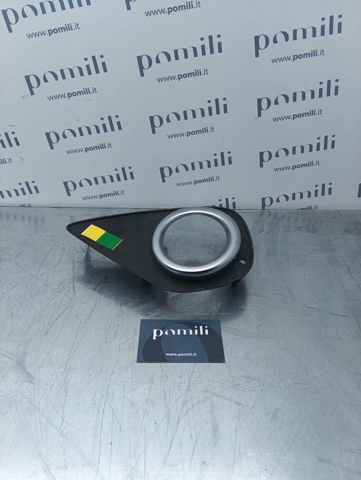Pomili Fanaleria Cover fendinebbia anteriore sinistro Toyota Yaris 2014-17 52040-0D060 nuova