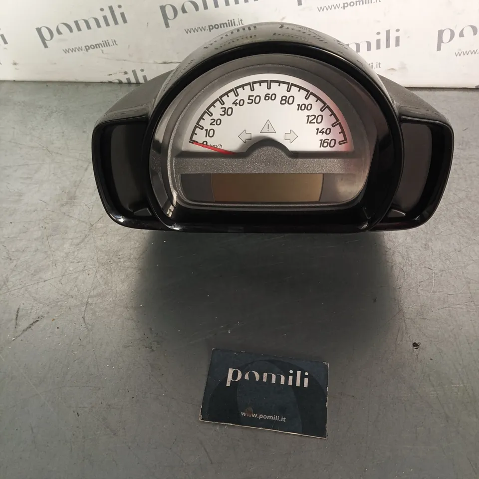 Pomili Rivestimenti interni e parti interne A4519009800/001 cruscotto contachilometri usato